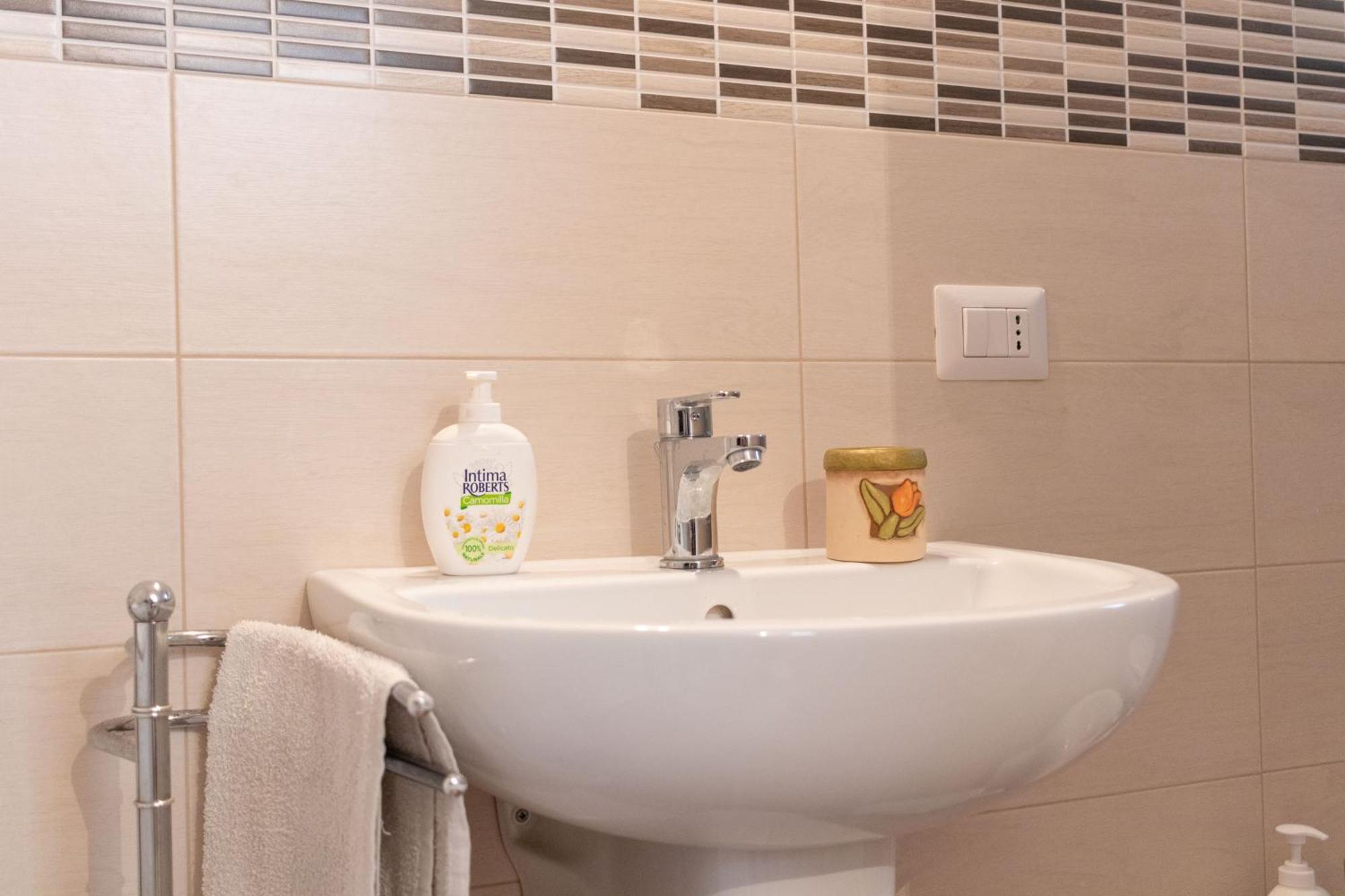 Rossella House Apartment Mola di Bari Ngoại thất bức ảnh